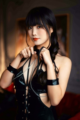 Cosplay汪知子 - 驯兽师 [51P-352MB]