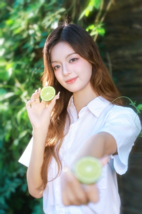 [YITUYU]艺图语 2025.10.25 夏日青柠少女 晶oba [12P-141MB]