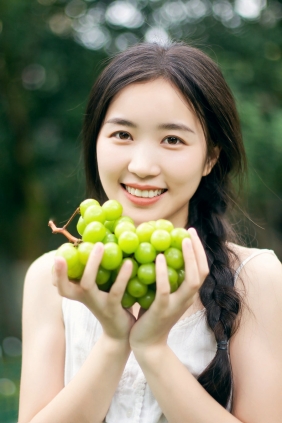 [YITUYU]艺图语 2025.11.06 青提一夏 丸子 [34P-419MB]
