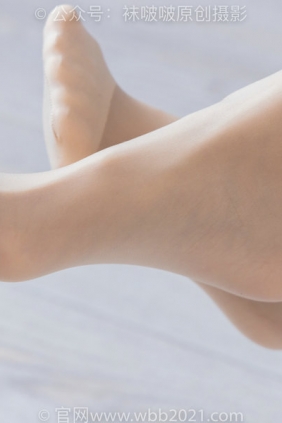 BoBoSocks袜啵啵 No.494 奶油-帆布鞋、薄肉丝、薄肉丝踩小蛋糕剧情 [160P1V-6.97...