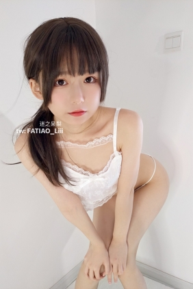 迷之呆梨(发条少女)[fantia] - 有趣的假期 [19P-86MB]