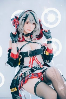 微博妹纸霜月shimo - Sakamata Chloe [16P-146MB]