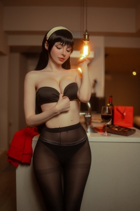 Peach milky - Yor Forger Red Sweater [38P-118MB]