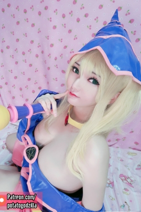 Coser小姐姐Potato Godzilla - Dark Magician Girl [30P-64MB]