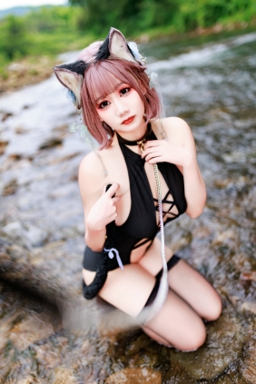 阿雪雪 - 戏水猫猫 [75P2V-1.43GB]