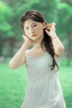 [YITUYU]艺图语 2025.05.16 青青草坪 采桑子 [15P-94MB]