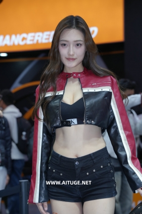 精选街拍视频 No.8986 甜美高挑车模 [81P1V-2.18GB]