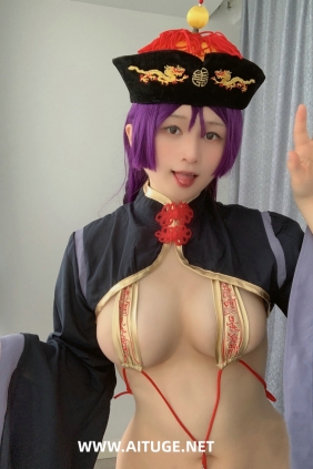 Zyra秋 - 奶光僵尸娘自拍 [29P-73MB]